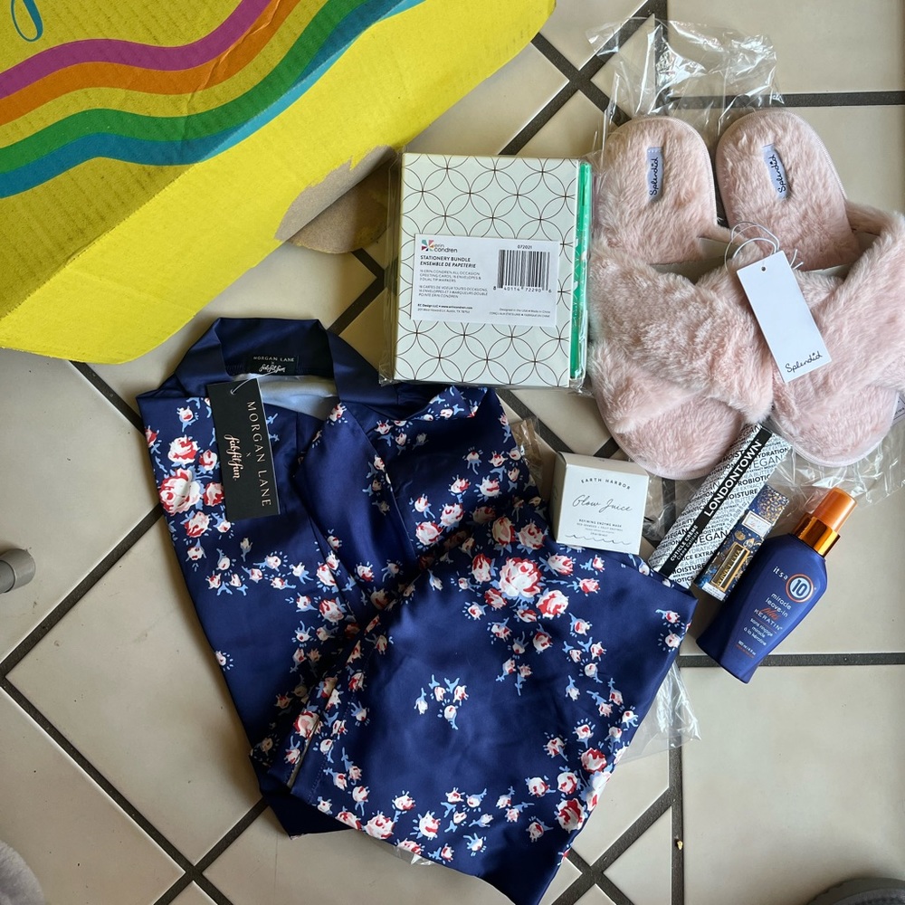 NEW Spring Fabfitfun box items!!!